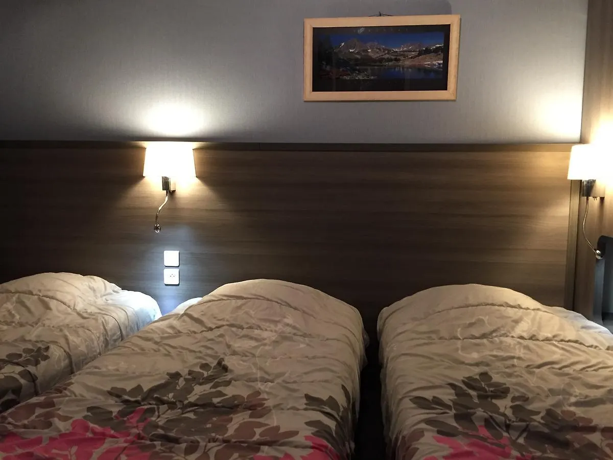 Hotel De L'Avenue Tarbes 2*,  Francie