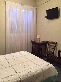 Hotel De L'Avenue Tarbes 2*,
